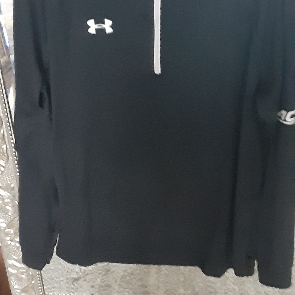 Mans Under Armour Long Sleeve Shirt
